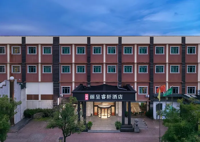 Rezen Select Shanghai International Resort