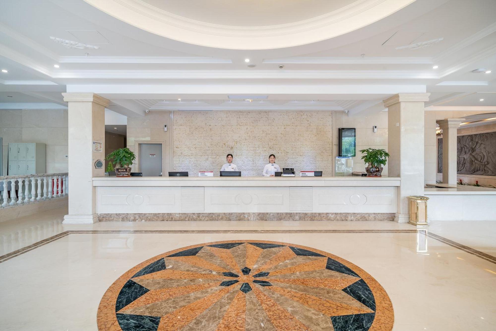Hotel Rezen Select International 4*