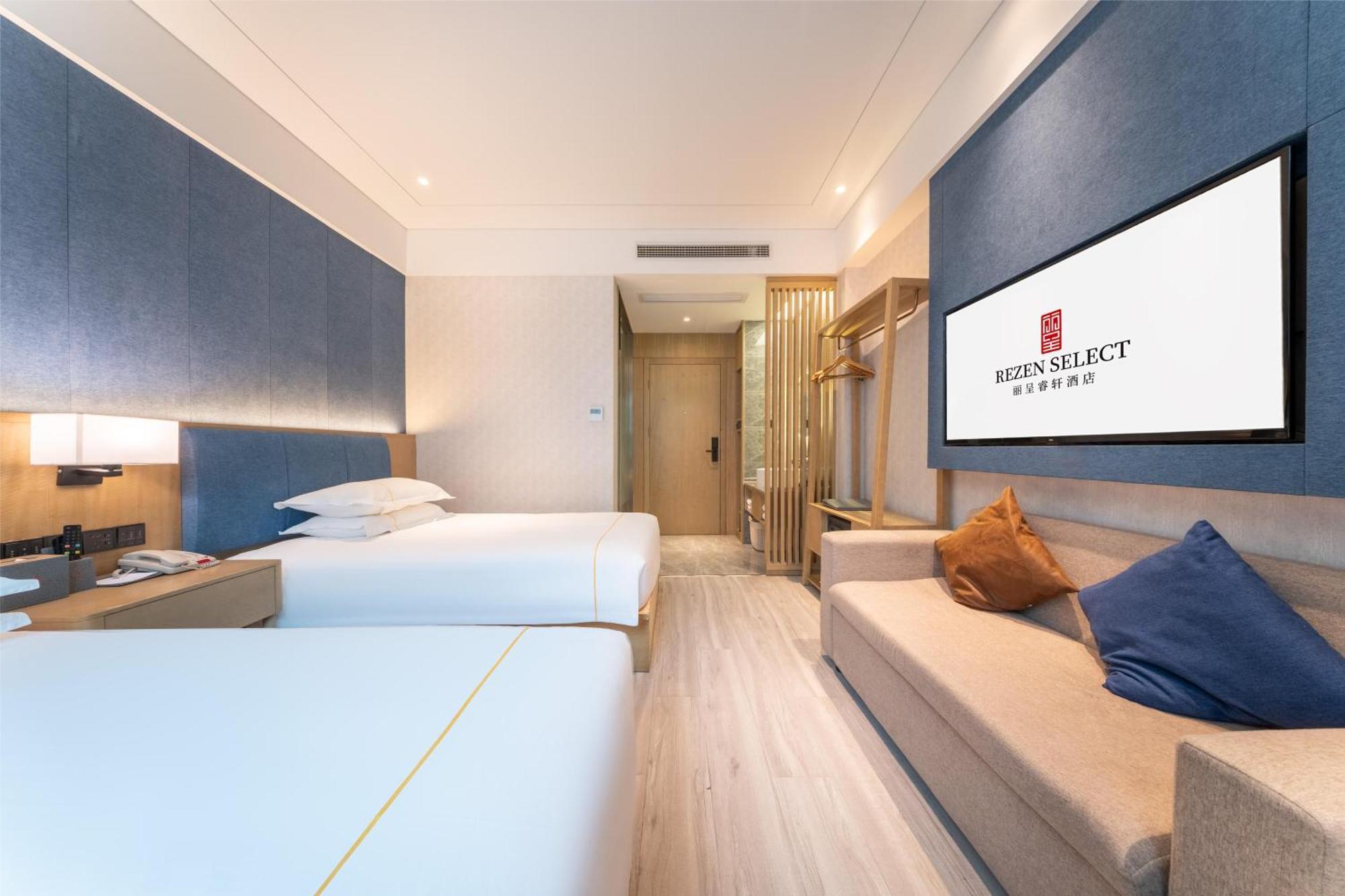Rezen Select International Hotel 4*