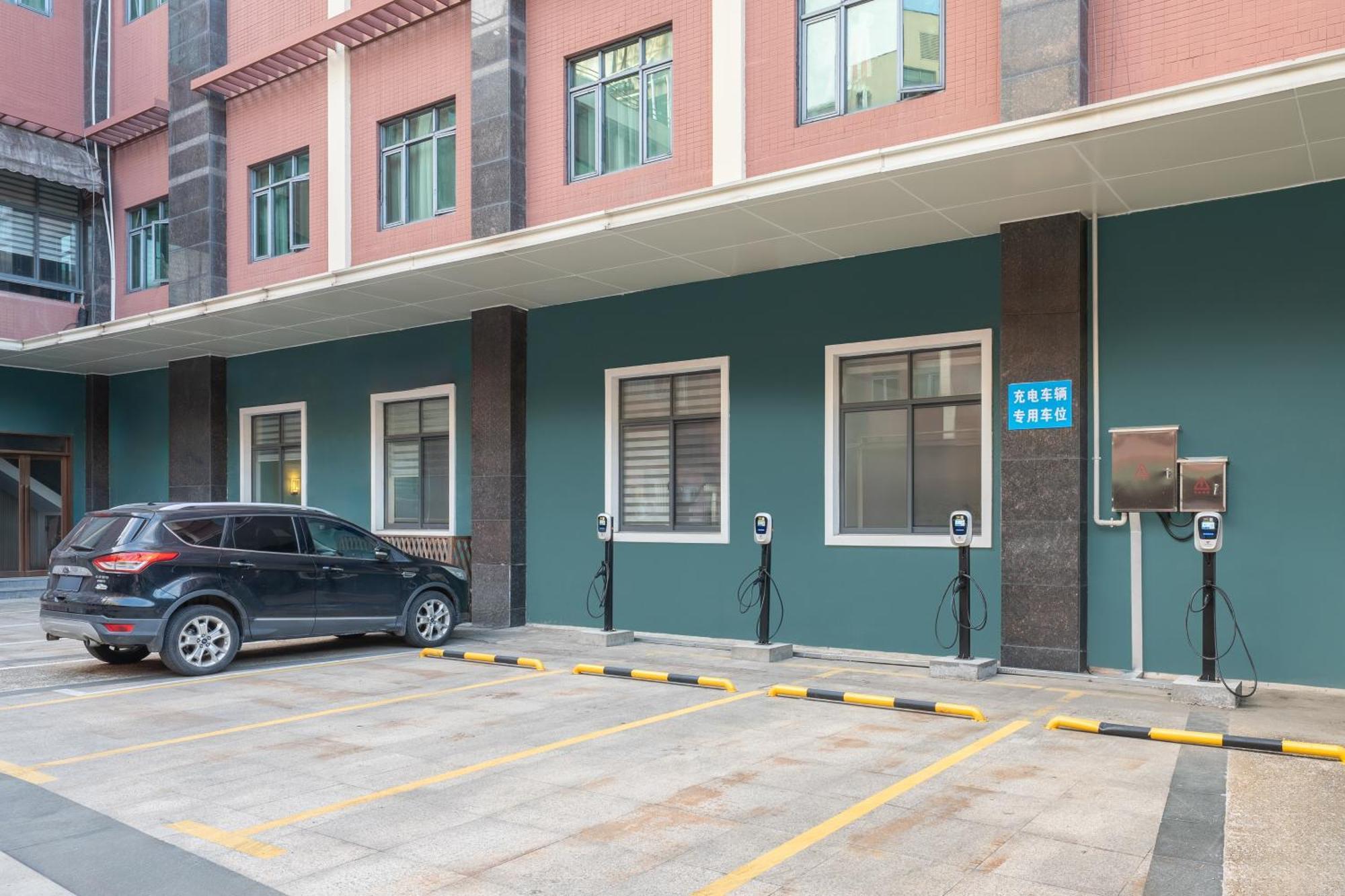 Rezen Select International Shanghai
