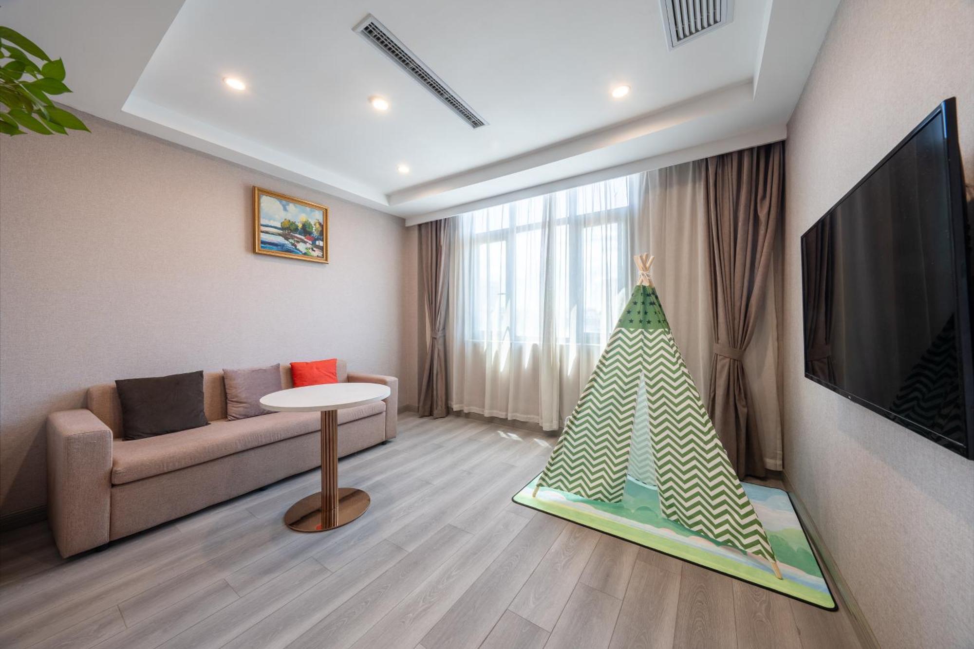 Rezen Select International Shanghai