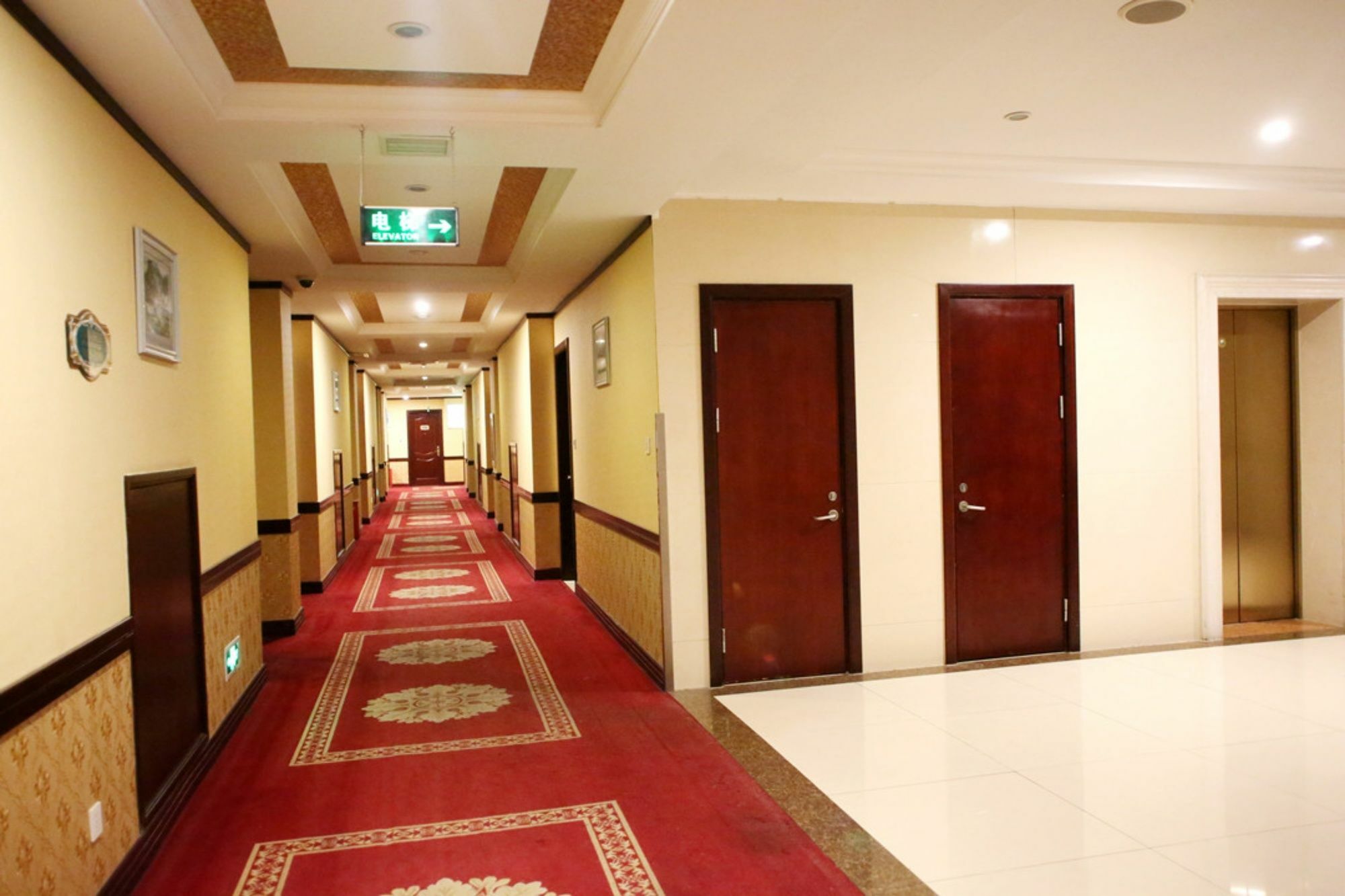 Hotel Rezen Select International 4*