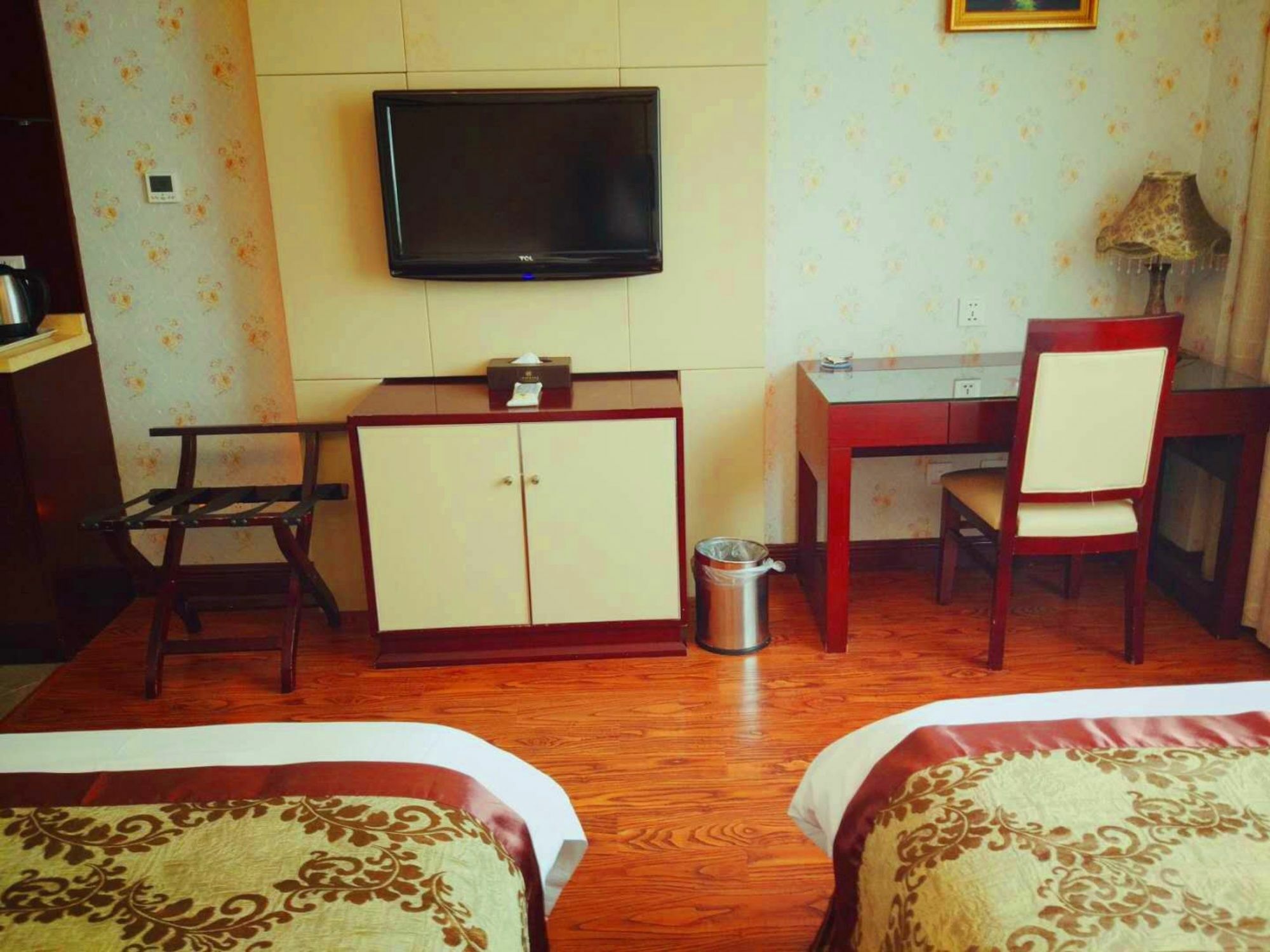 Rezen Select International Hotel